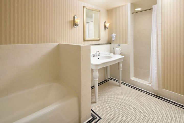 The Marcus Whitman Hotel