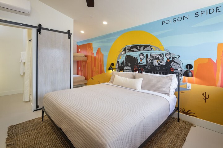 Room 18 of 38