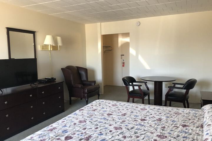 Room 7 of 17