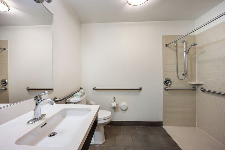 Room 20 of 28