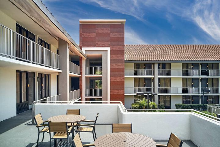La Quinta Inn & Suites by Wyndham Thousand Oaks-Newbury Park