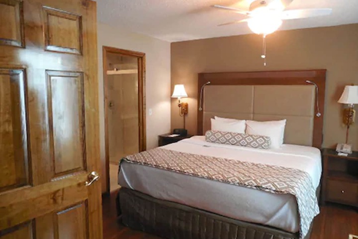 Room 19 of 37