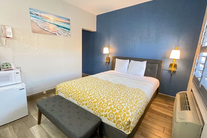 Room 8 of 29