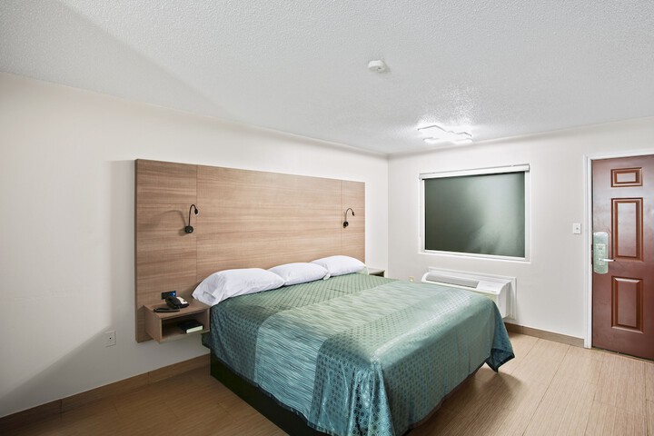 Room 15 of 35