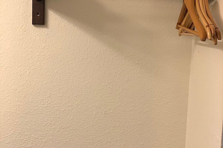 Room 17 of 33