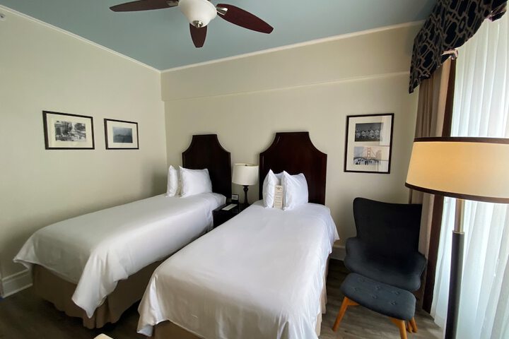 Room 25 of 37