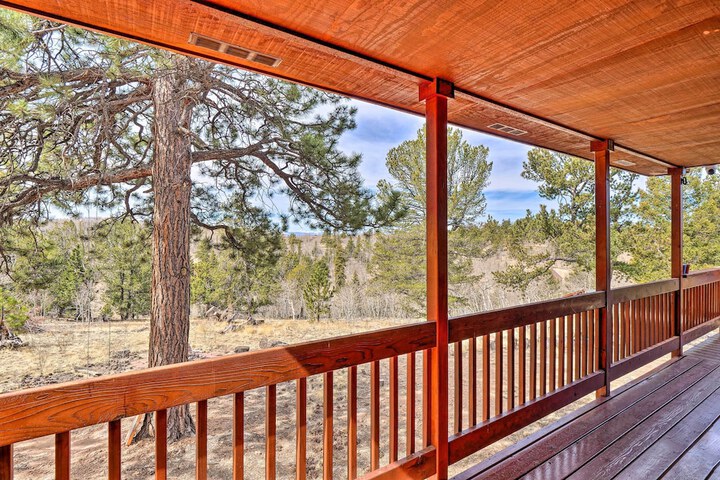 Grand Jefferson Home w / Stunning Mtn Views!