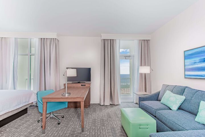 Hampton Inn & Suites Panama City Beach-Beachfront
