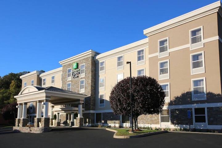 Holiday Inn Express Hotel & Suites Danbury - I-84 by IHG