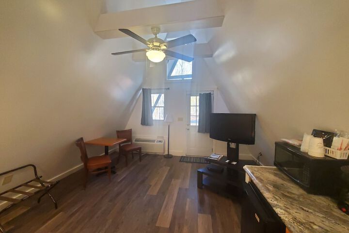 Room 21 of 42
