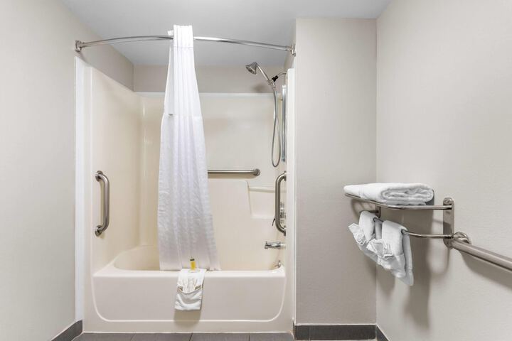 Days Inn by Wyndham Enterprise