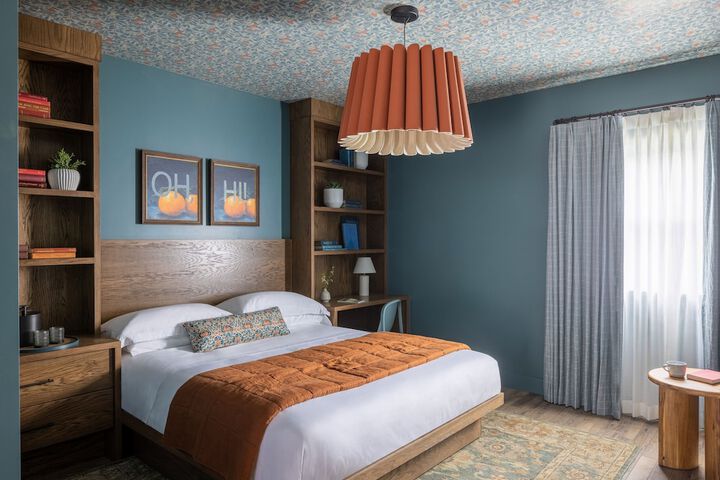 Room 10 of 21