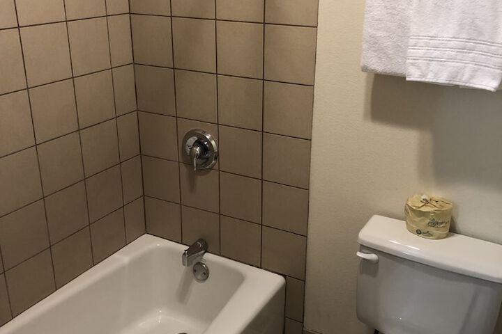 Room 13 of 25