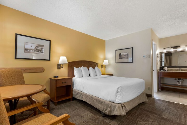 Room 21 of 28