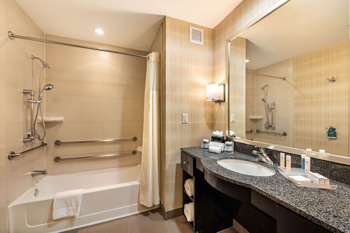 Homewood Suites by Hilton Oxnard / Camarillo