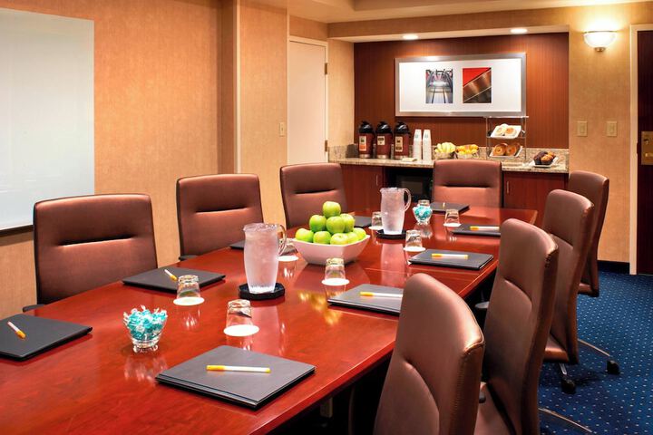 Courtyard by Marriott Cincinnati-Covington
