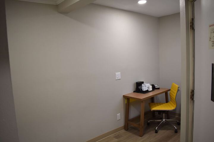 Room 14 of 26