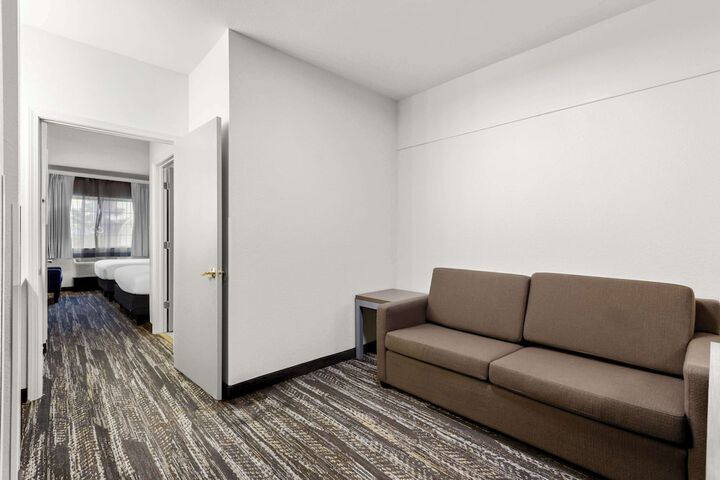 Room 20 of 29