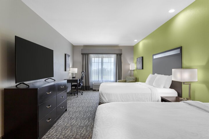 Best Western Plus Bay City Inn & Suites
