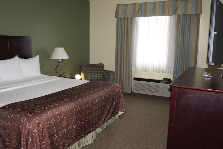 Room 11 of 32