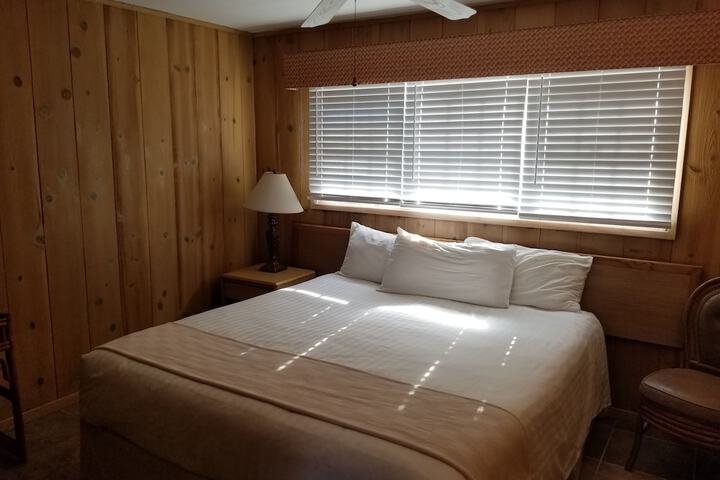 Room 153 of 229