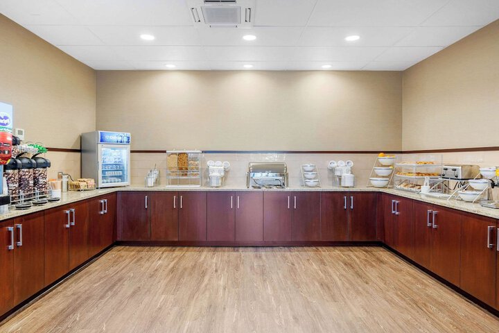 Comfort Suites Burlington near I-5