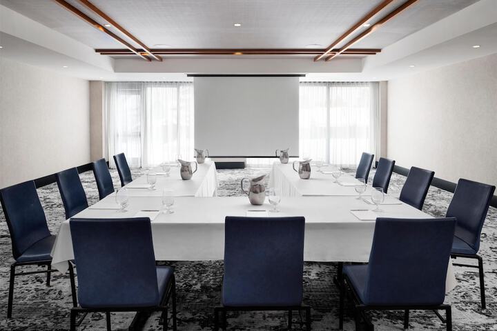 Hotel Alpenrock Breckenridge Curio Collection by Hilton