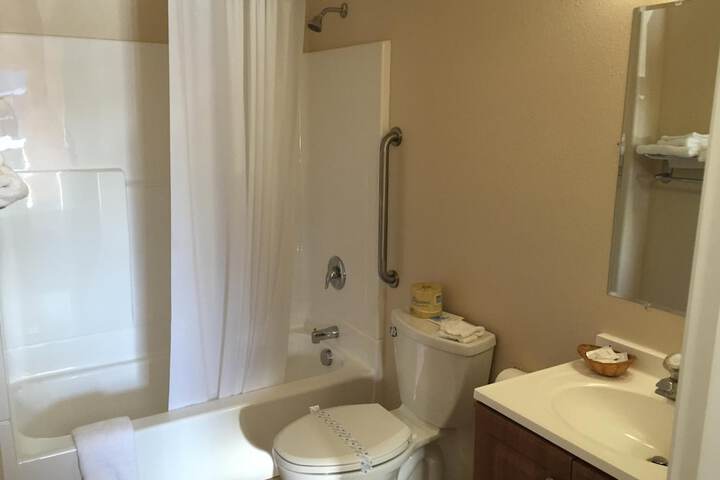 Room 13 of 20