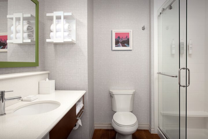 Room 25 of 39