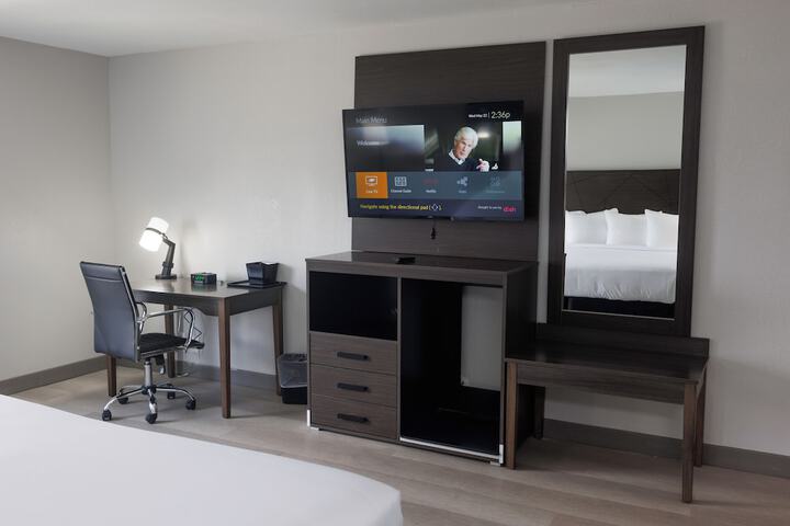 Room 12 of 25