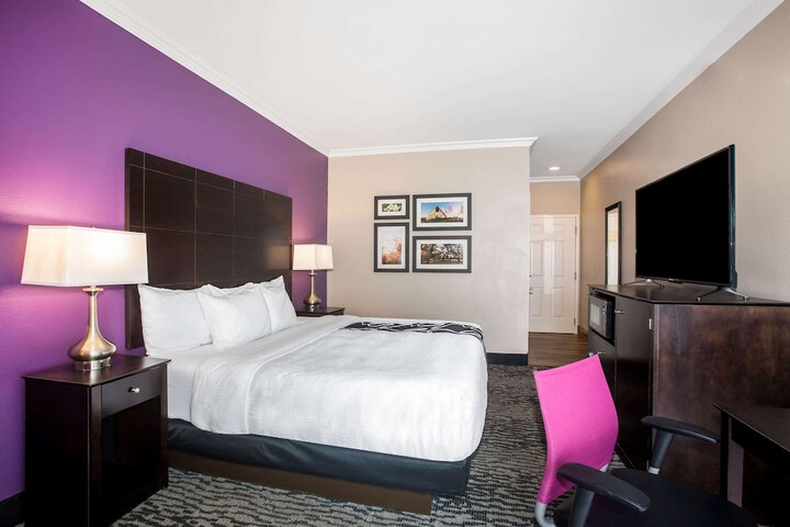 Room 34 of 46