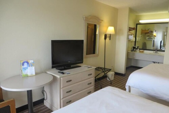 Room 15 of 37