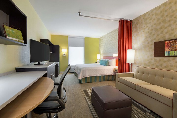 Room 16 of 38