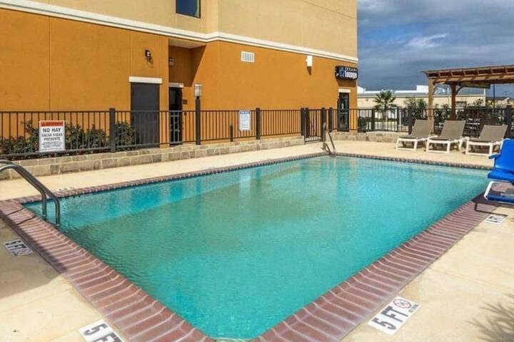 Comfort Suites Cotulla near I-35