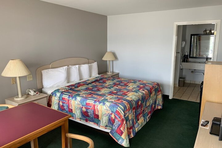 Room 19 of 33