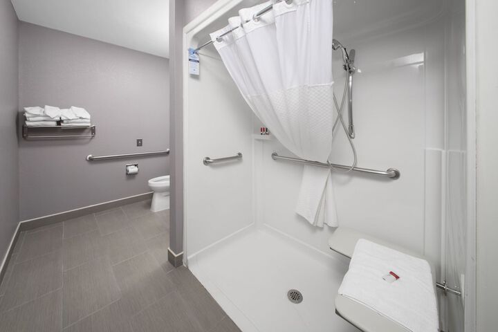 Room 10 of 30