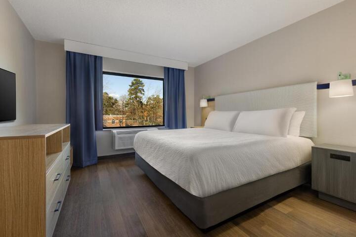 Hotel Cornelius Lake Norman