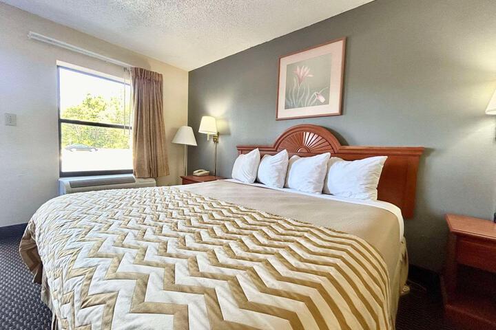 Travelodge by Wyndham Alachua