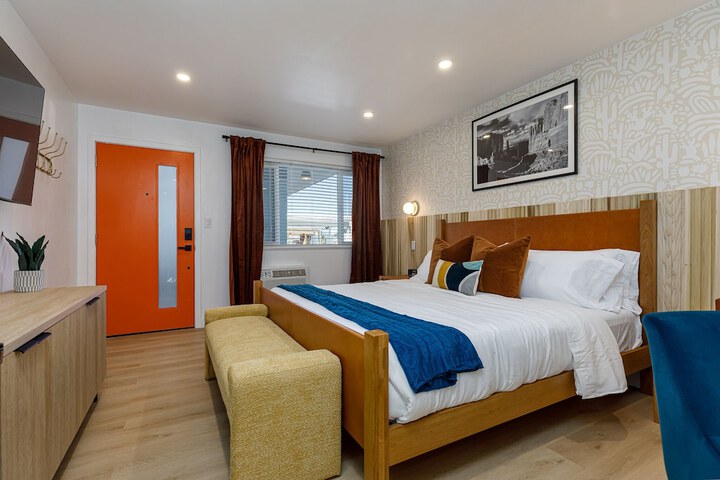 Room 95 of 105