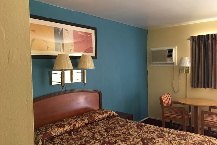 Room 16 of 25