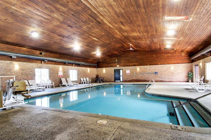 Pool 4 of 28