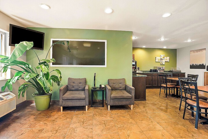 SureStay Plus Hotel by Best Western Bettendorf