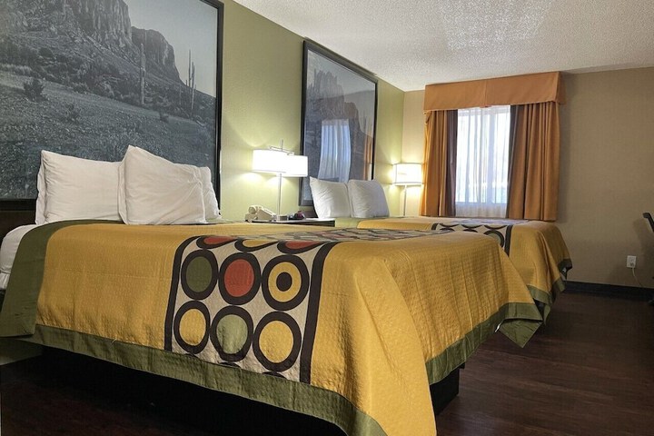 Room 16 of 25