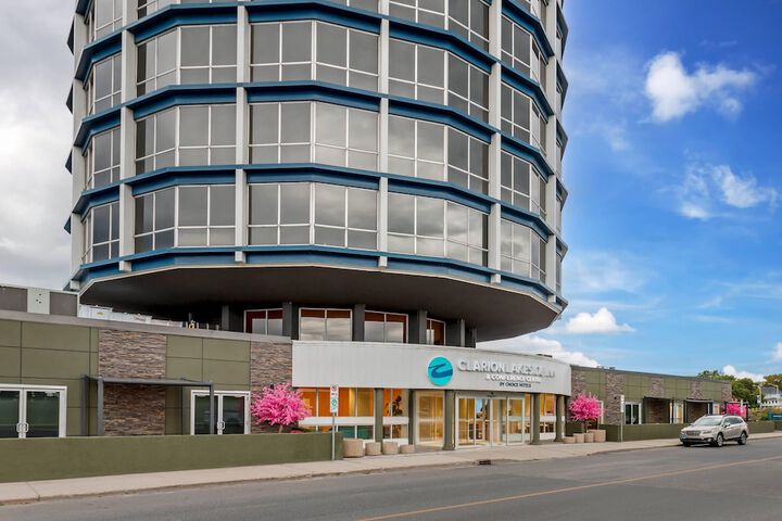 Clarion Lakeside Inn & Conference Centre