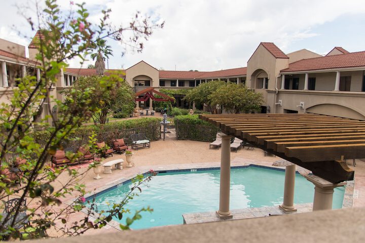 Pool 6 of 44