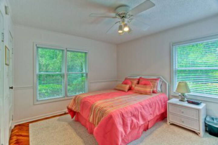 1 East Beach Causeway by Hodnett Cooper