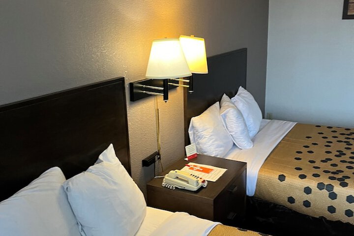 Red Carpet Inn
