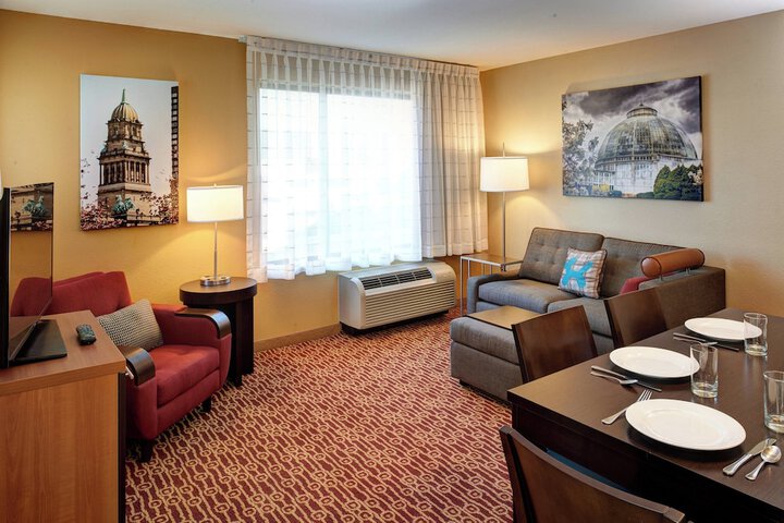Room 17 of 25