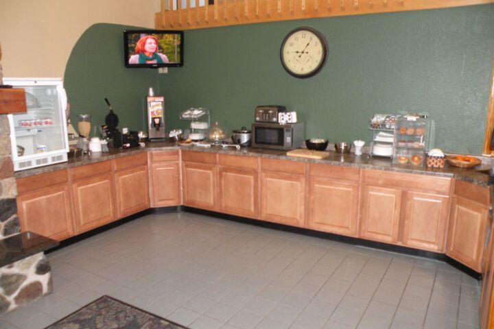 Breakfast/Coffee Service 32 of 36