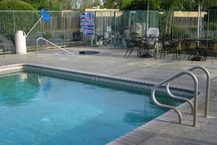 Pool 2 of 25